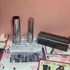 True Dimensions Lipstick- color Natural Beauté